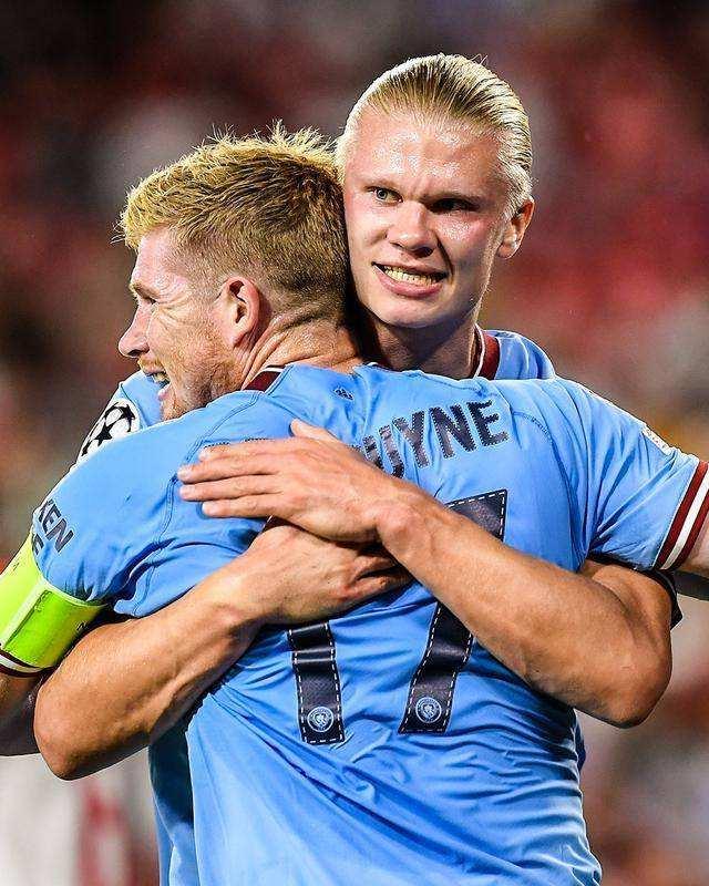 欧文助攻率创新高，全队配合默契（欧文助攻率飙升至新高，球队默契十足）