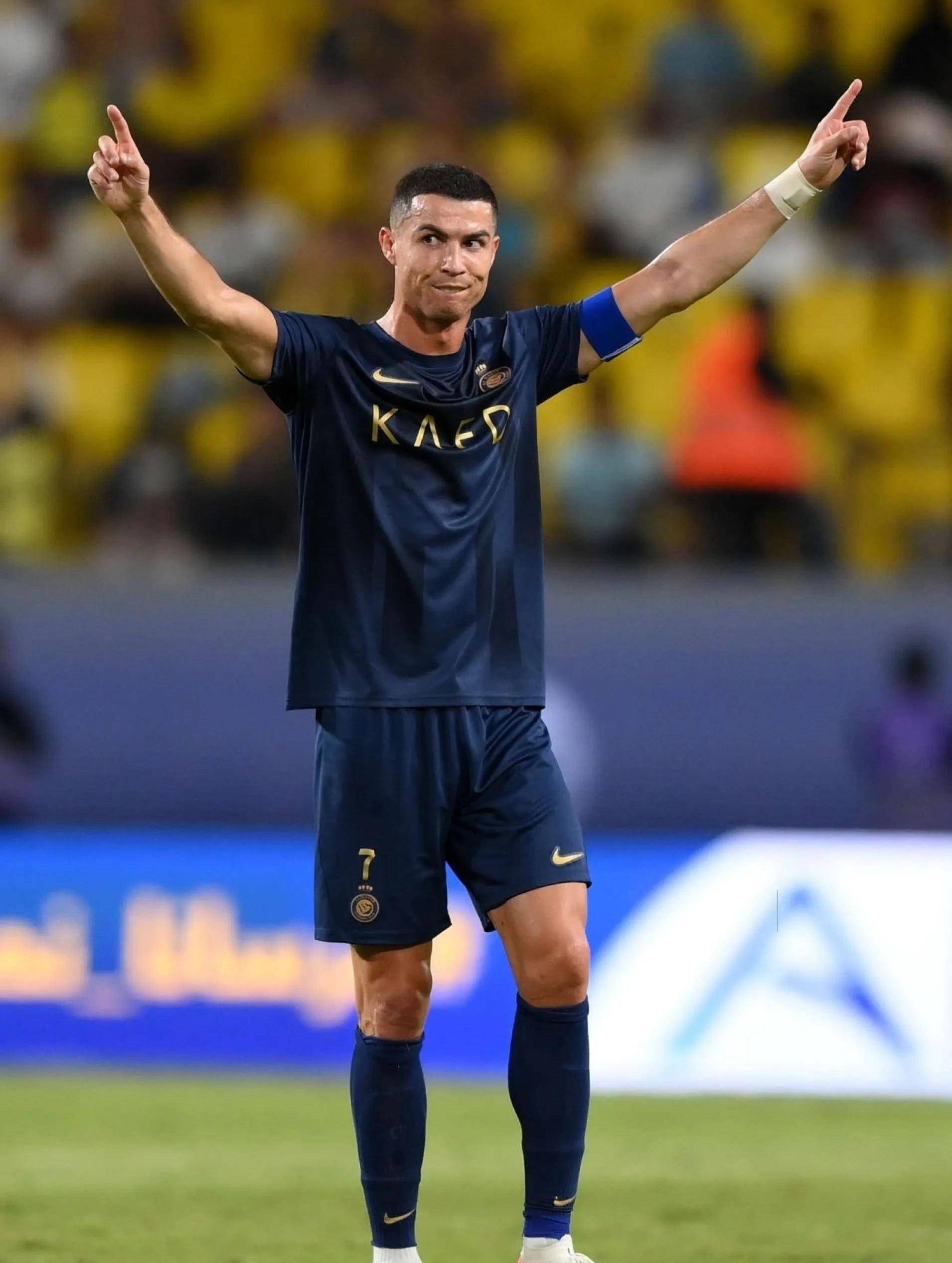 76人多点开花，半场狂轰11记三分得到69分（76人火力全开，半场飙进11记三分豪取69分）