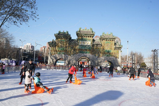 欧冠半场：蒂尔破门，阿尔瓦雷斯扳平，埃因霍温1-1马竞（欧冠半场战报：蒂尔先开纪录，阿尔瓦雷斯扳平，埃因霍温暂1-1马竞）