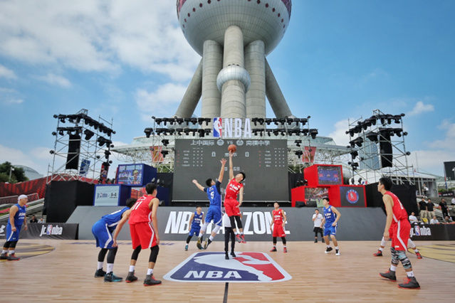 非媒：奥斯梅恩被换下后非常愤怒，拒绝和主帅切莱握手（非洲媒体：奥斯梅恩被换下怒气难消，拒与主帅切莱握手）