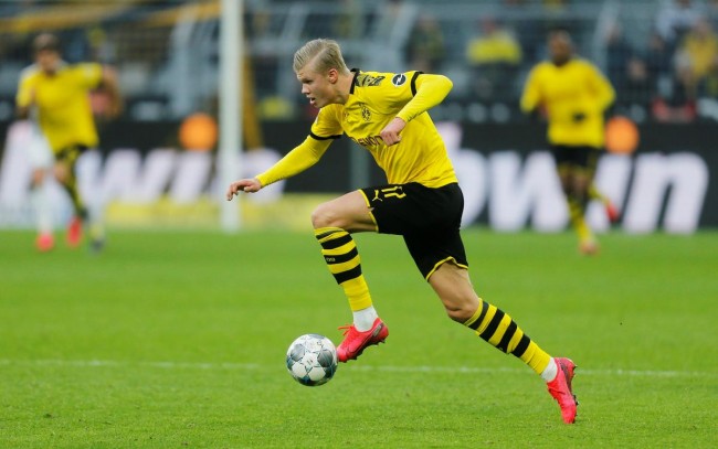 穆勒：越接近决赛看球的人越多，在数万球迷面前踢球令我兴奋（穆勒：越临近决赛观赛人数越多，置身万人面前比赛让我更兴奋）