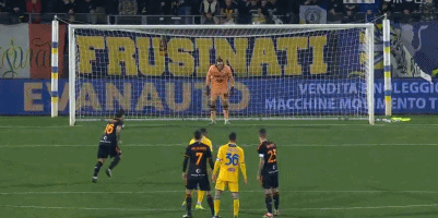 巴萨主席拉波尔塔圣诞晚宴展现亲和力 球队领跑西甲前景光明