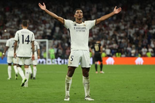 国脚单场助攻两次，带动全队节奏（国脚一战送出两助攻，盘活球队节奏）