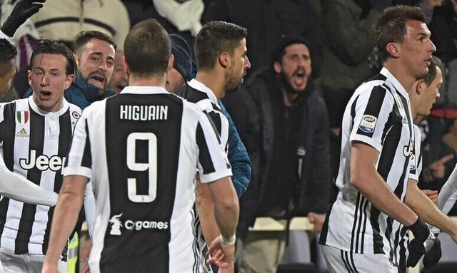 荷甲半场：罗兹破门，拉姆斯失良机，特温特客场1-0费耶诺德（荷甲半场战报：罗兹建功、拉姆斯失机，特温特客场1比0领先费耶诺德）