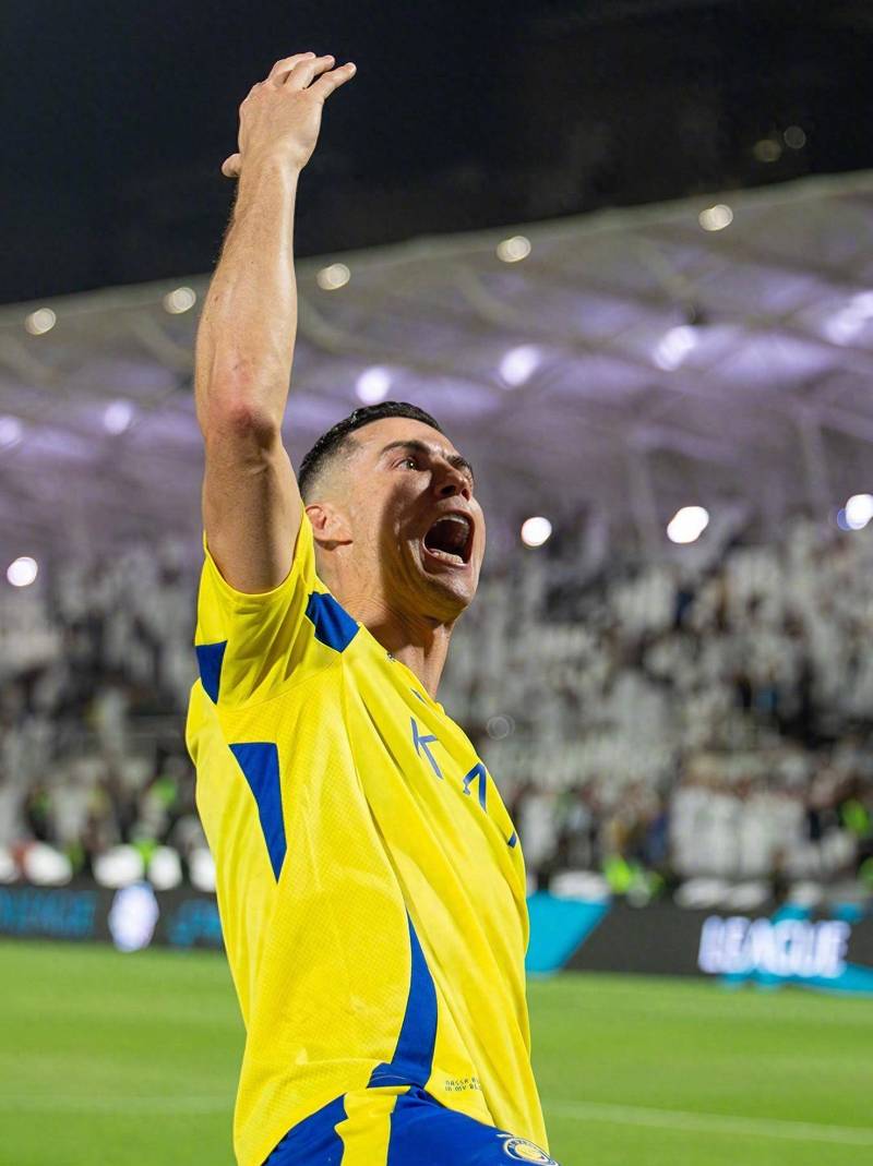 汉斯-弗里克对巴萨室内足球队的惊喜访问（汉斯-弗里克惊喜造访巴萨五人制球队）