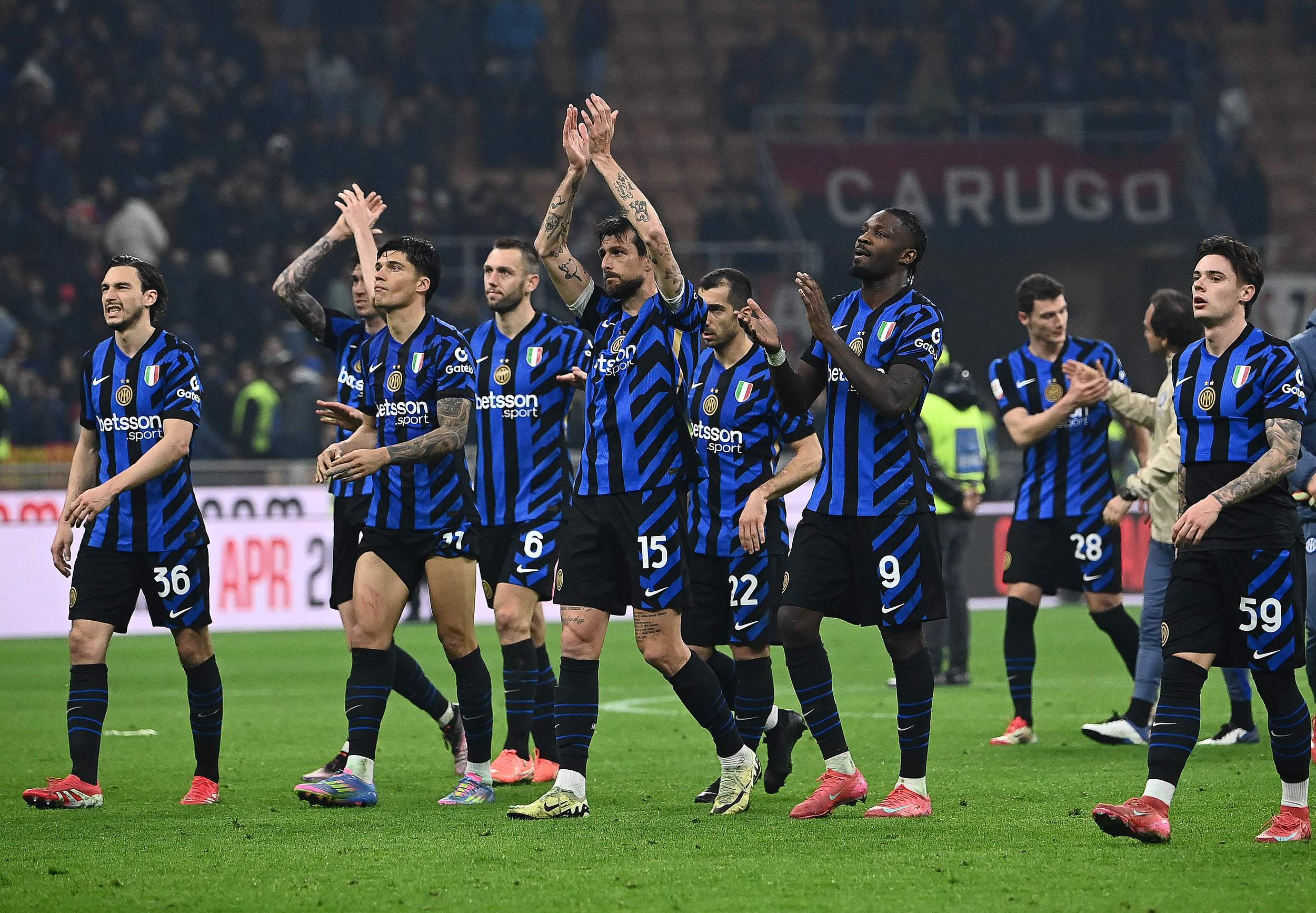 2026年世界杯抽签出炉：姆巴佩小组赛遇哈兰德，梅西与C罗或对决八强赛（2026世界杯分组揭晓：姆巴佩对上哈兰德，梅西C罗有望八强相逢）