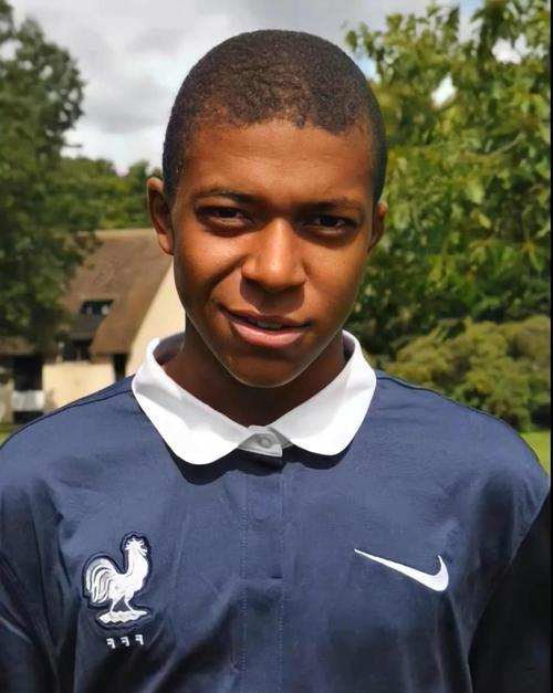 山东5-1三镇，卡扎双响失最佳射手，克雷桑破门，王大雷扑点（山东泰山5-1三镇：卡扎梅开二度仍失最佳射手，克雷桑破门，王大雷扑点）