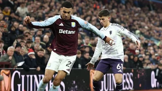 凯恩回应与巴萨传闻：我没和任何人接触，现在在拜仁很开心（凯恩否认巴萨传闻：未与任何人接触，现阶段在拜仁很开心）