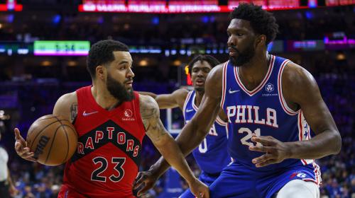 世体记者：很难相信拉波尔塔的承诺，巴萨现在像四处进水的沙堡