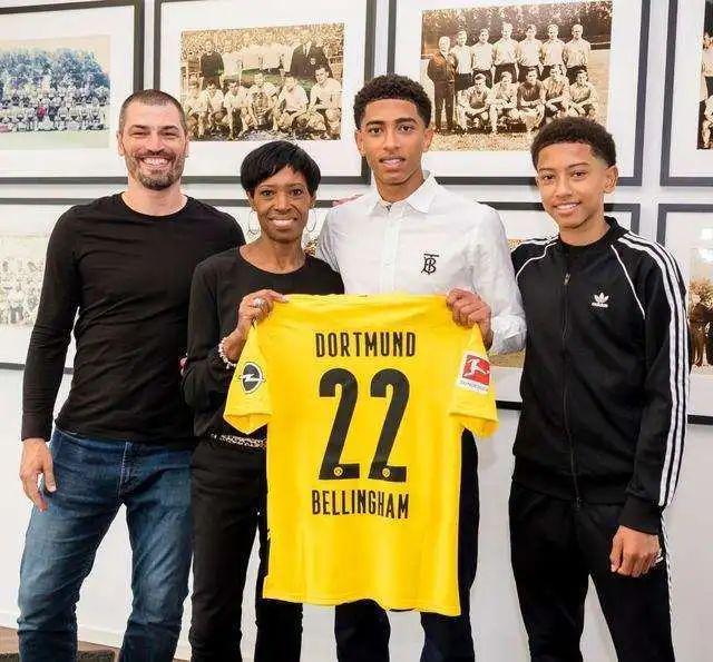 库里在接受 库里在接受